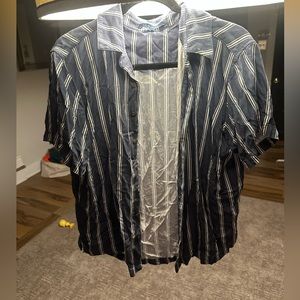 Shore brand size large. Silky smooth button up tee